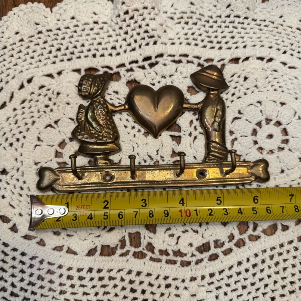 Vintage 80’s Brass Upper Deck Co Boy/Girl Country Heart Key Holder - Picture 8 of 9